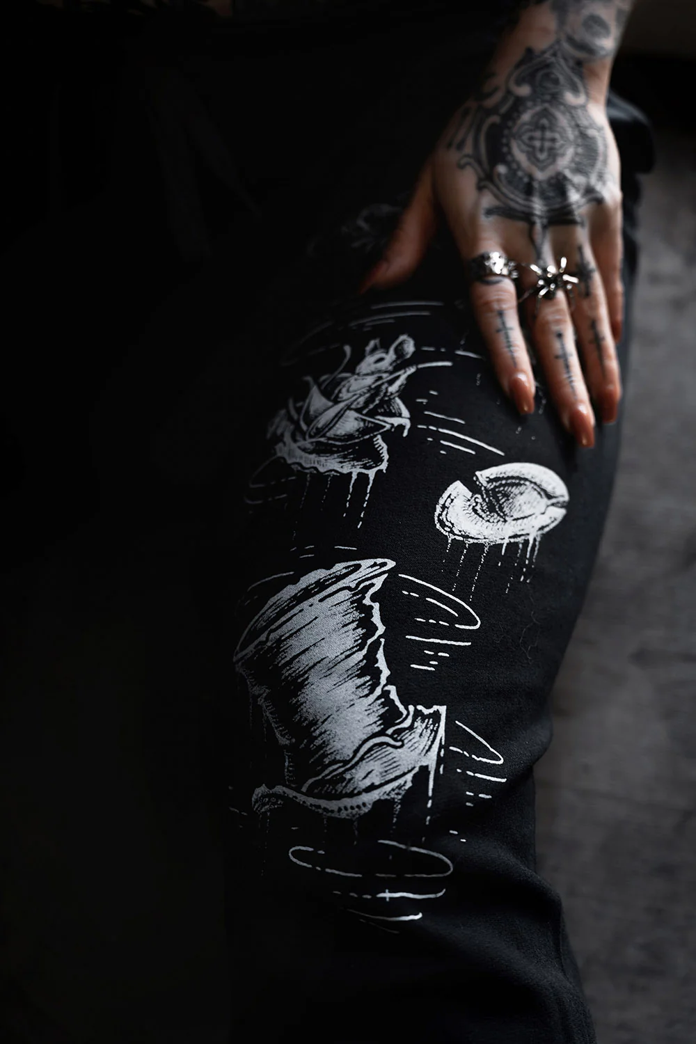 Alice In Wonderland Joggers - Image 6