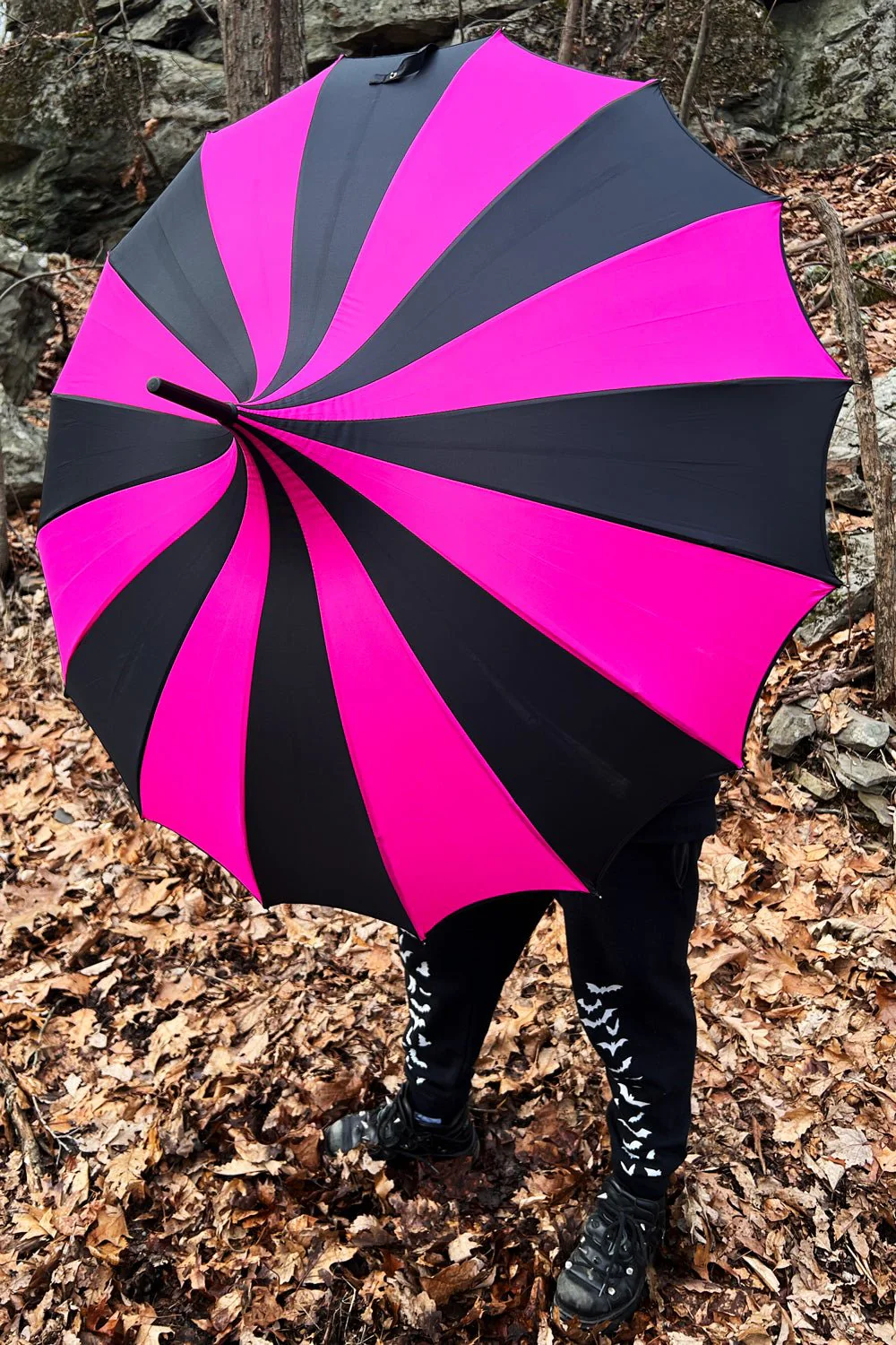Batwing Pagoda Umbrella [BLACK/HOT PINK STRIPED] - Image 10