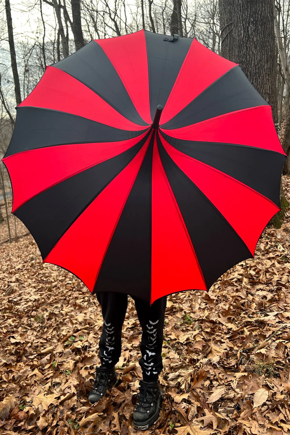 Batwing Pagoda Umbrella [BLACK/RED STRIPED] - Image 11