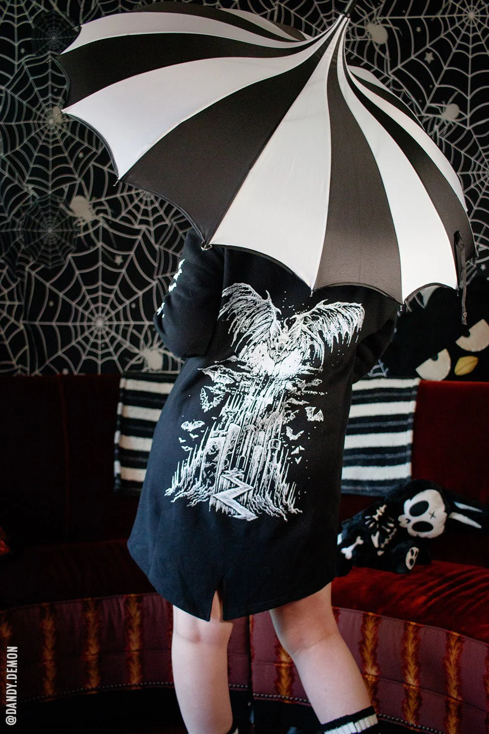 Batwing Pagoda Umbrella [BLACK/WHITE STRIPED] - Image 15