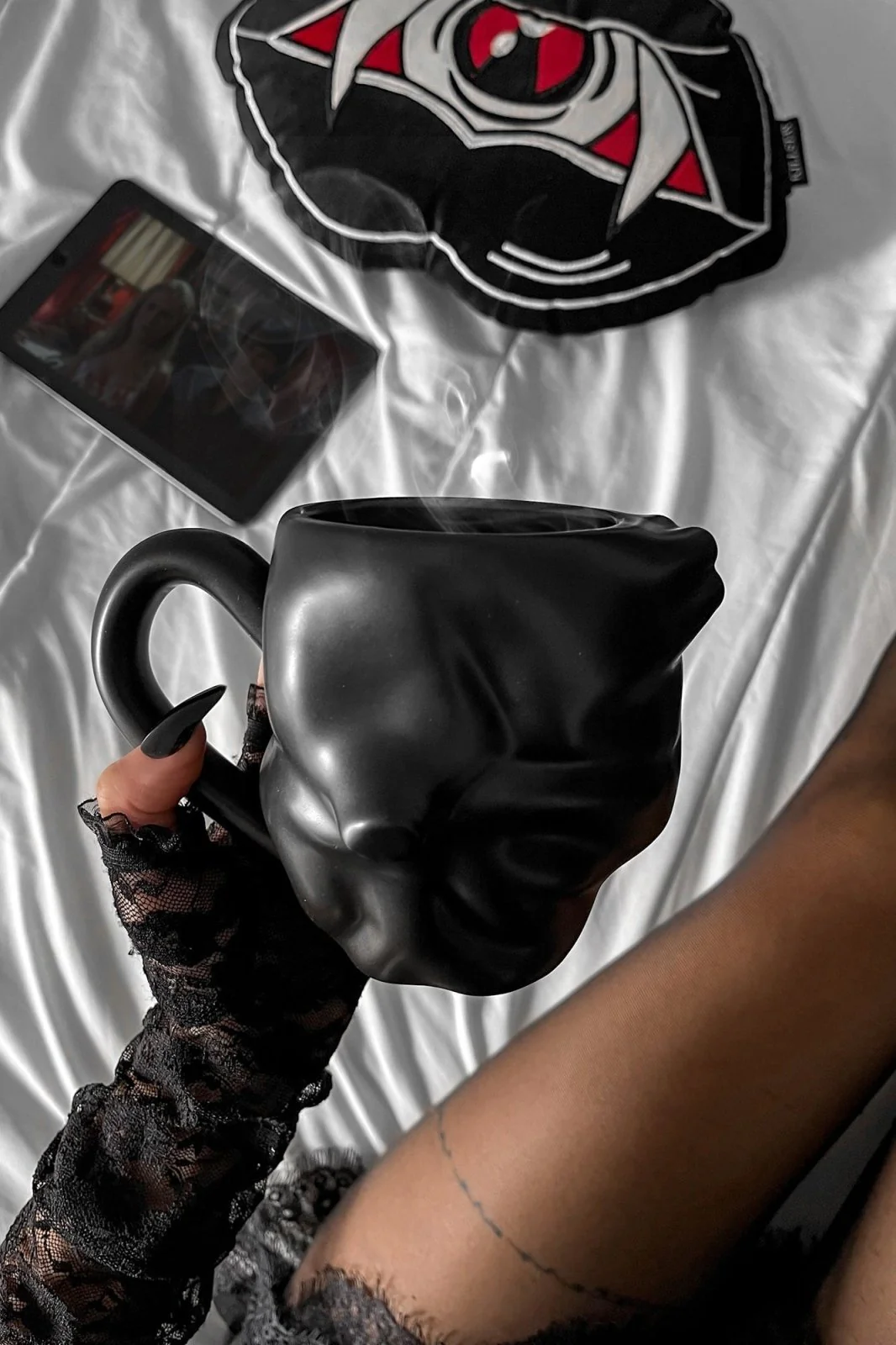 Black Heart Mug [B] - Image 2