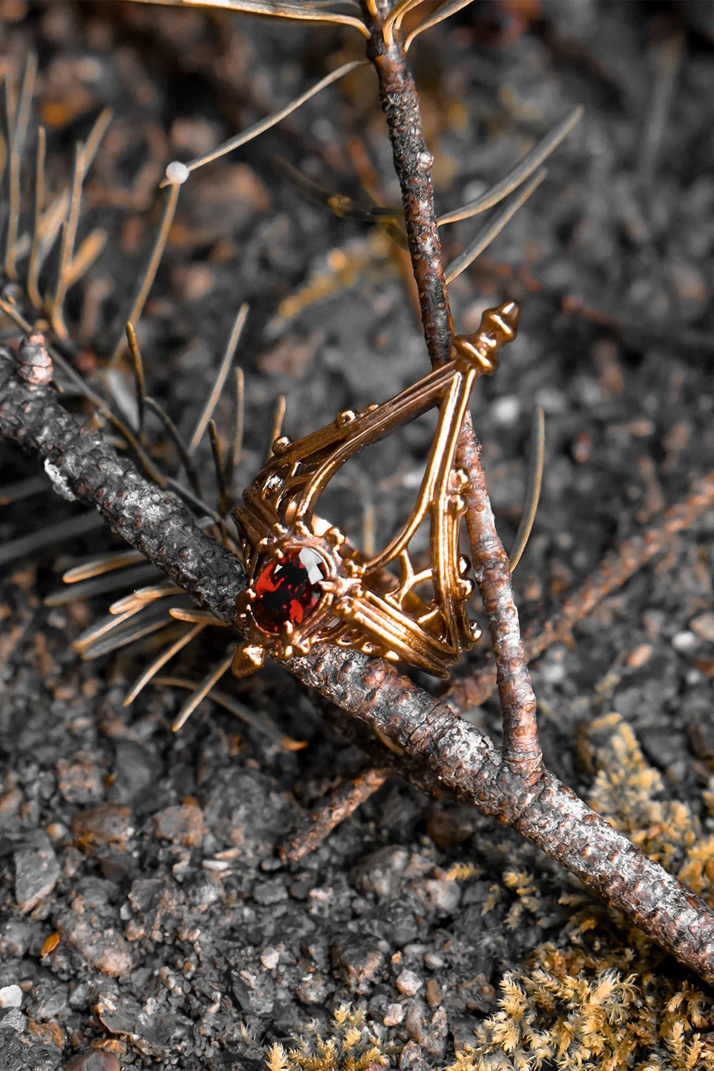 Cathedral Solace Ring [CHAMPAGNE GOLD] - Image 4
