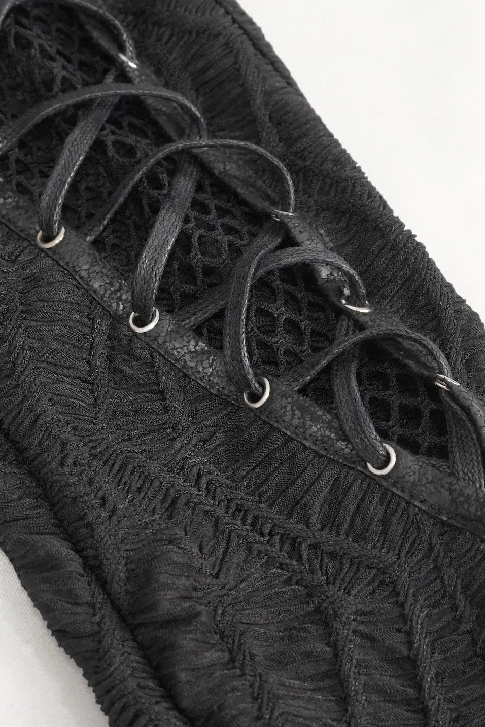 Cut Out High-Waisted Leggings - Image 9