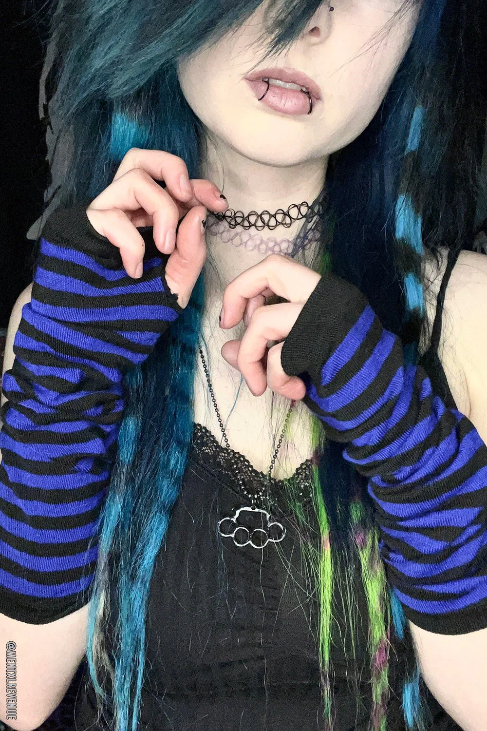 Emo Striped Arm Warmers [Multiple Colors Available] - Image 4