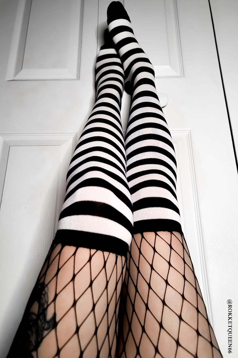 Fishnet Garter Thigh High Socks [Black/White] - Image 9