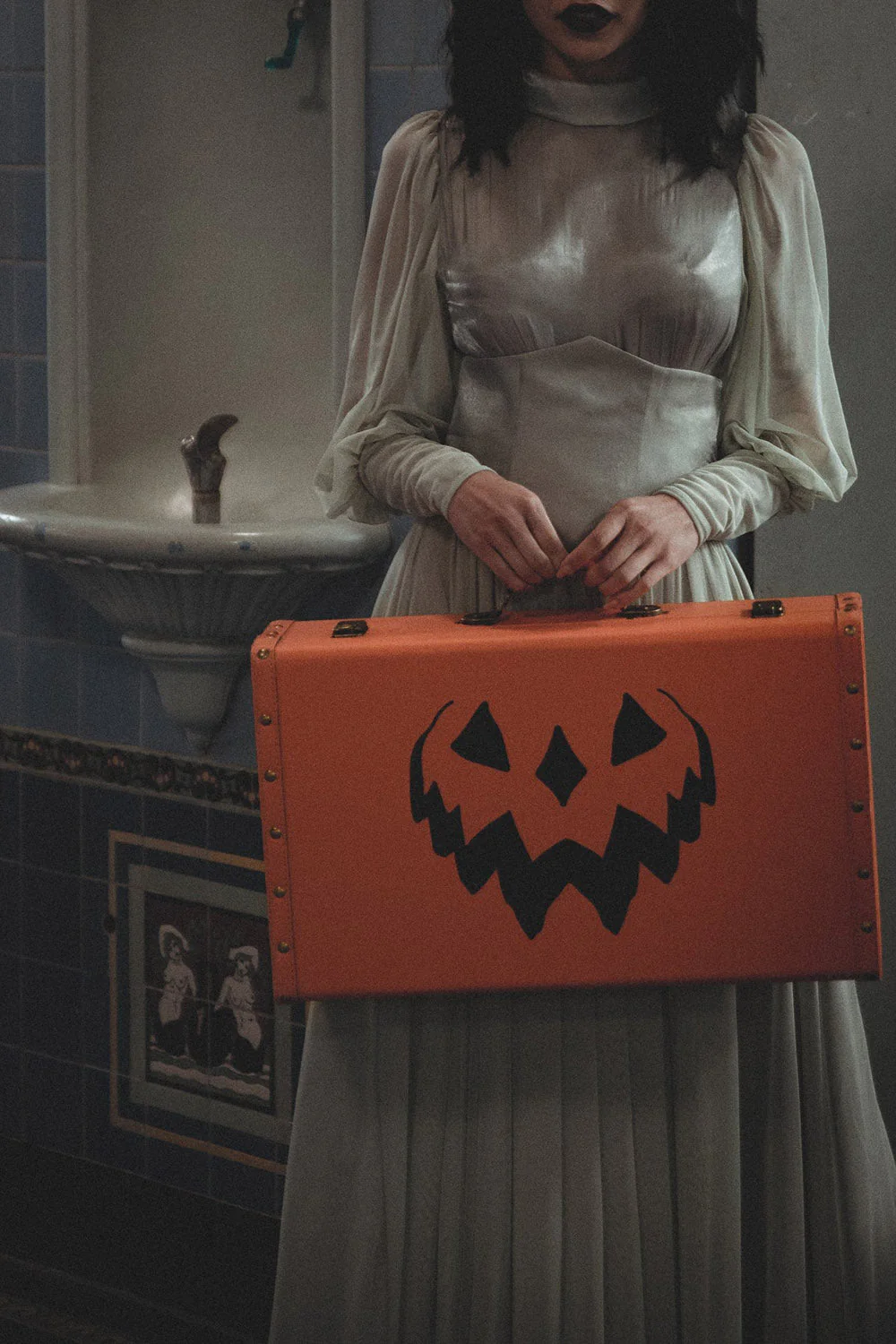 Haunted Hallows Trunk [ORANGE/SPIDERWEBS] - Image 4