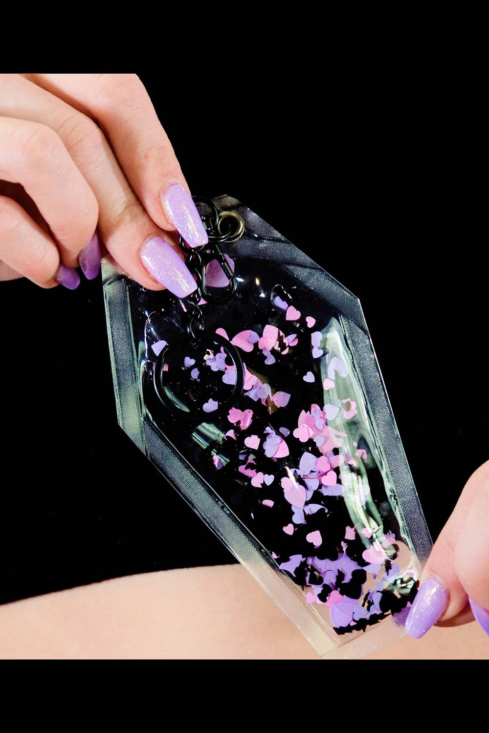Liquid Glitter Coffin Keychain [Haunted Hearts] - Image 3