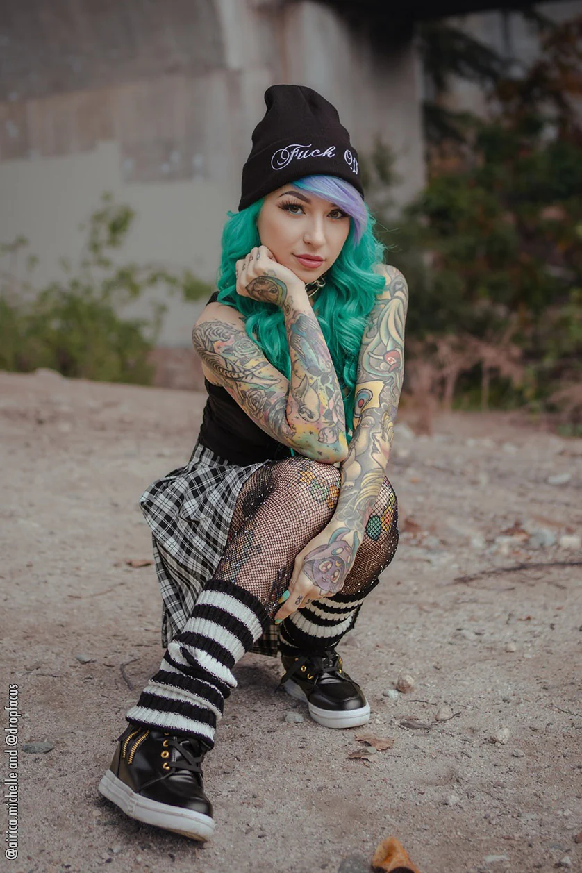 Love at First Bite Striped Leg Warmers [Black/White] - Image 4