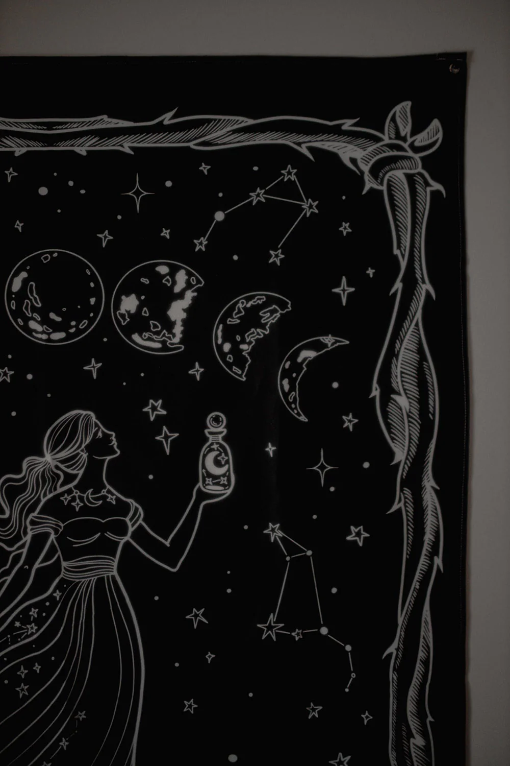 Lunar Witch Oracle Tapestry - Image 3