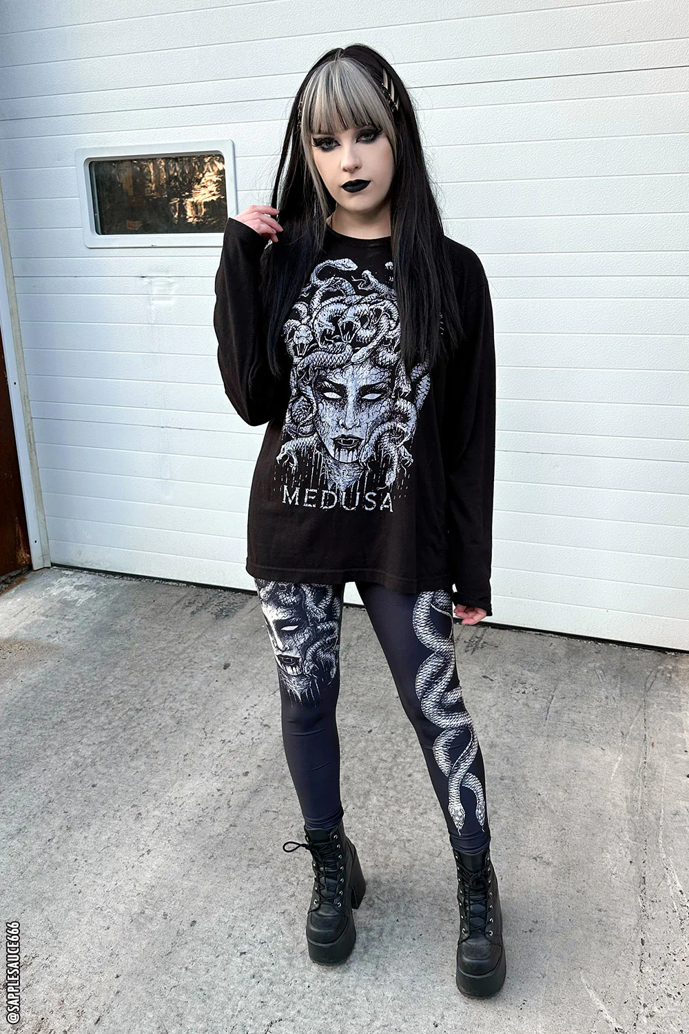 Medusa T-shirt - Image 12
