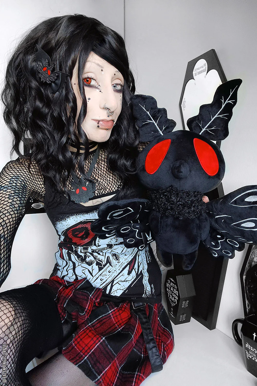 Mothman Plush Toy - Image 3