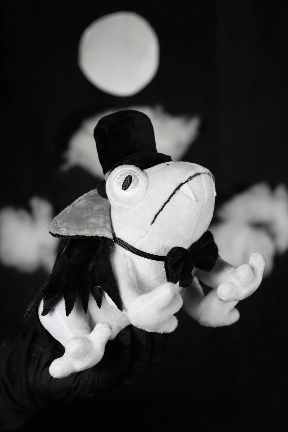 Nosferatoad Plushie - Image 7