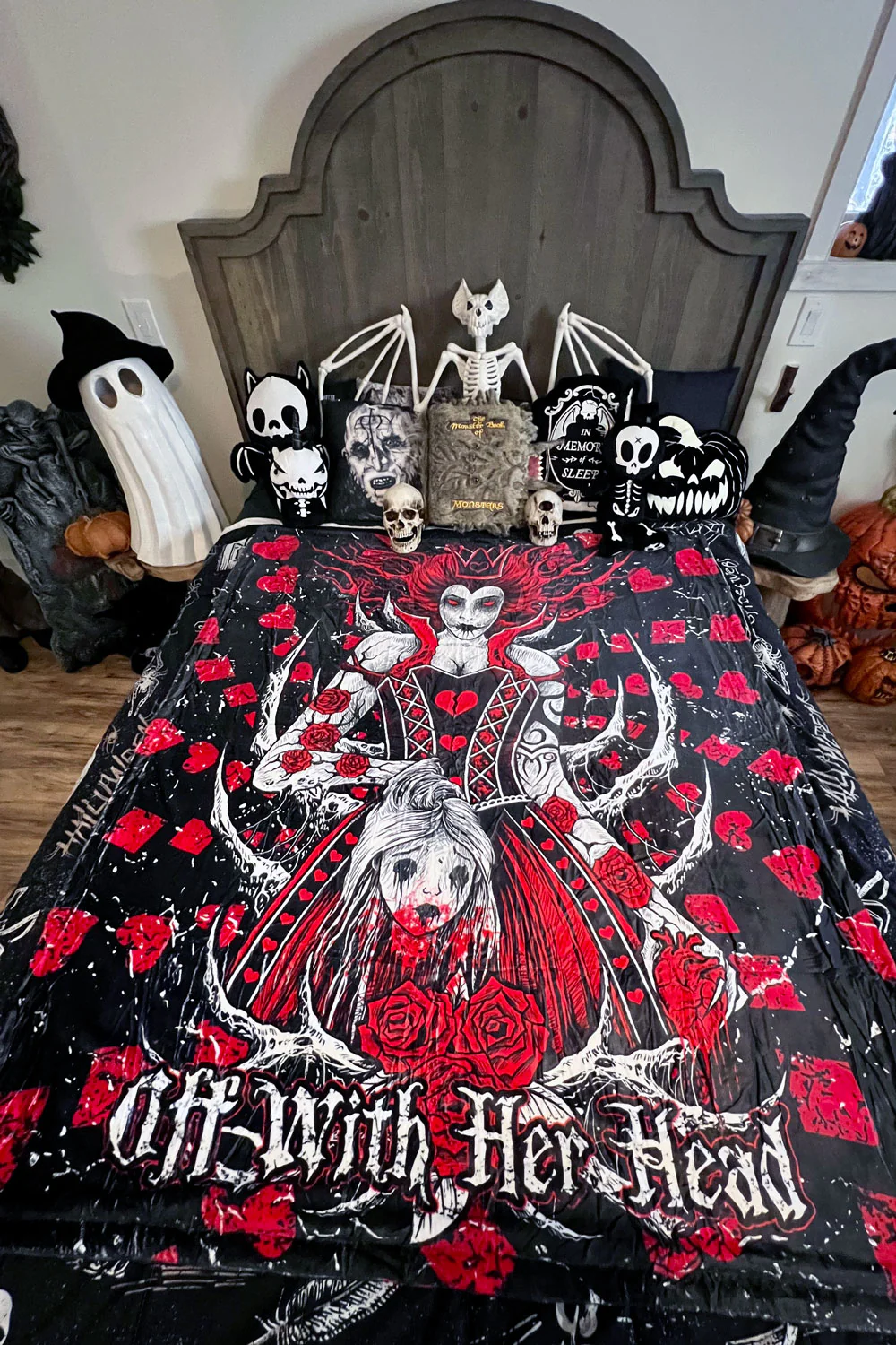 Queen of Hearts Throw Blanket - Image 7