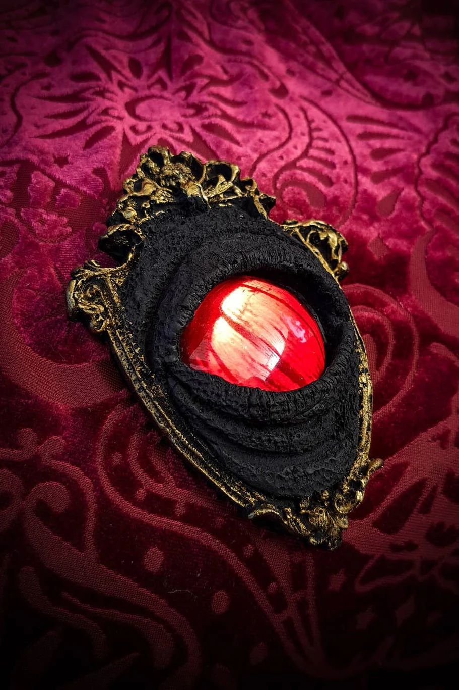 Red Scrying Eye Mini Wall Art with Gold Frame - Image 2