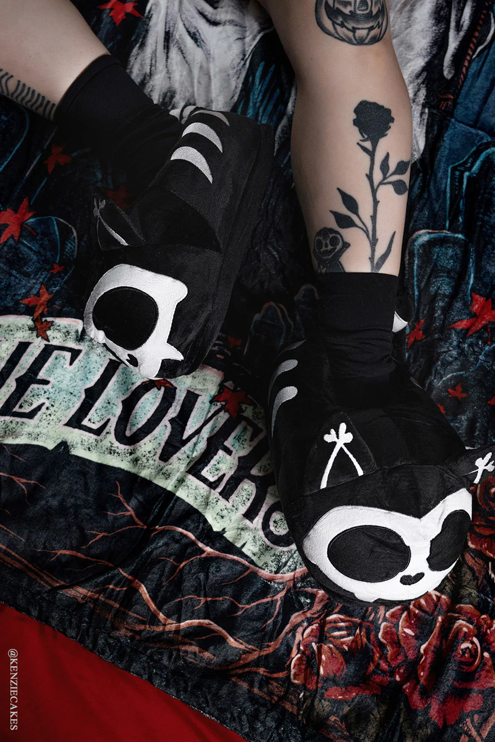 Skelekitty Slippers - Image 4
