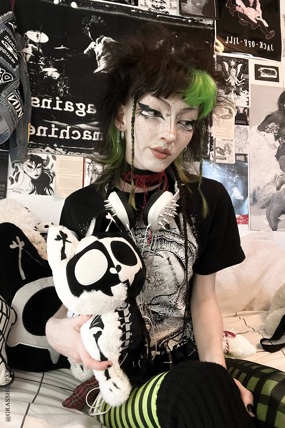 Splitzokitty Plush Toy [Black/White] [Limited Edition] - Image 7