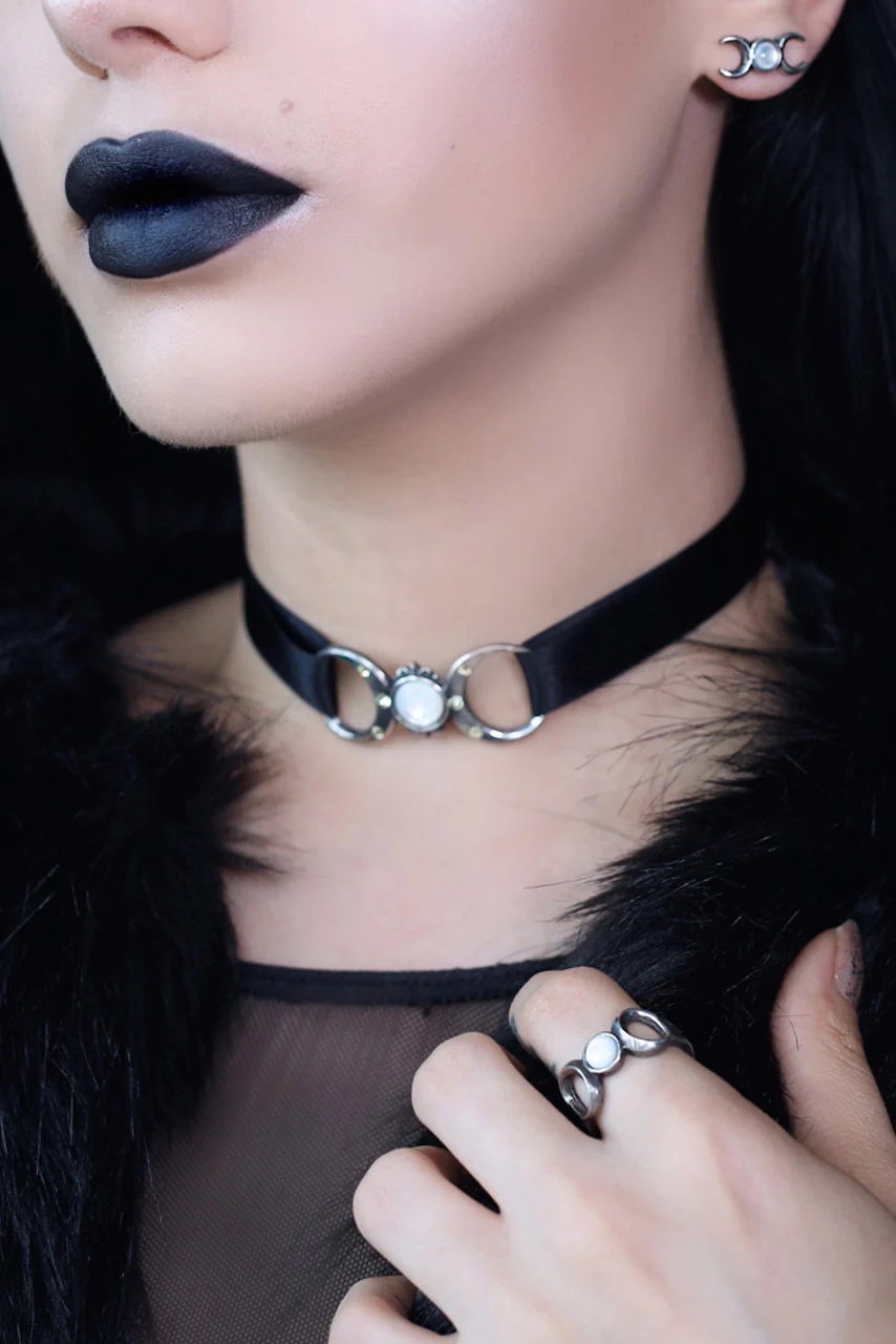 Triple Goddess Ring - Image 3