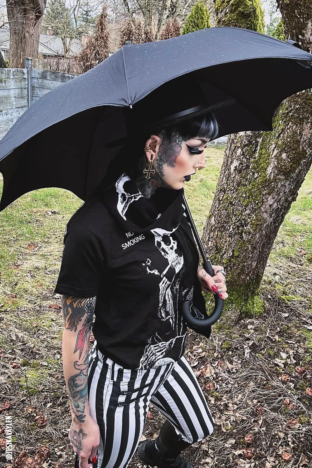 Wednesday Funeral Procession Umbrella [BLACK] - Image 10